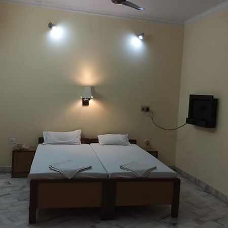 Sarnath Motel And Resort Варанасі Екстер'єр фото